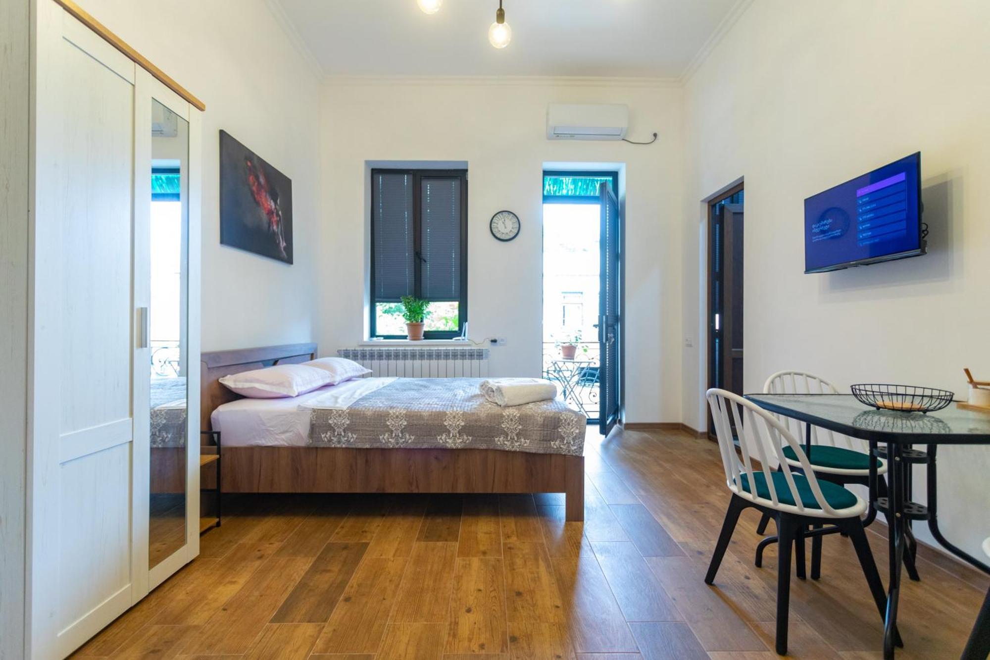 Mulberry Ბჟოლები Apartman Kutaiszi Kültér fotó