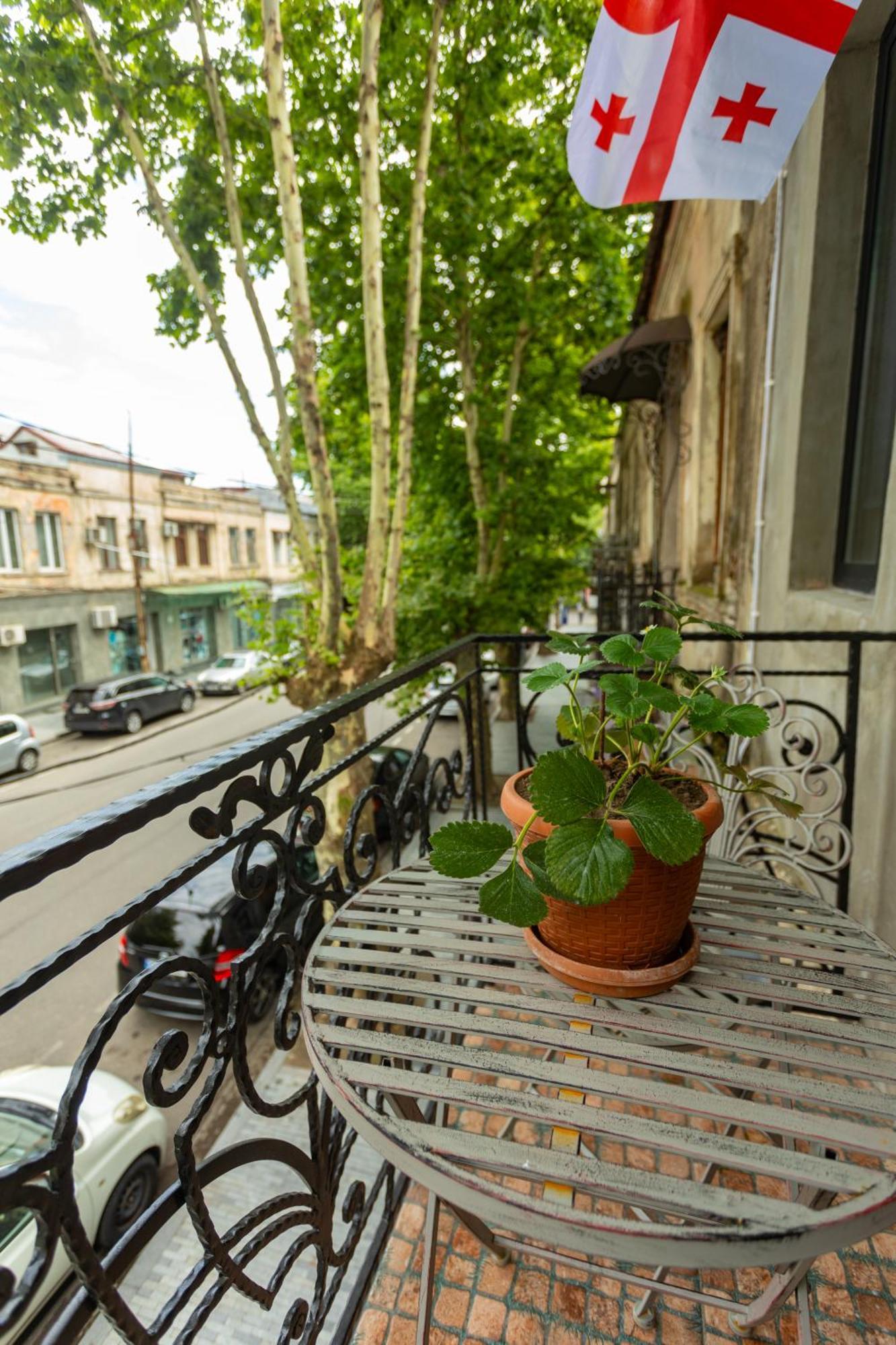 Mulberry Ბჟოლები Apartman Kutaiszi Kültér fotó