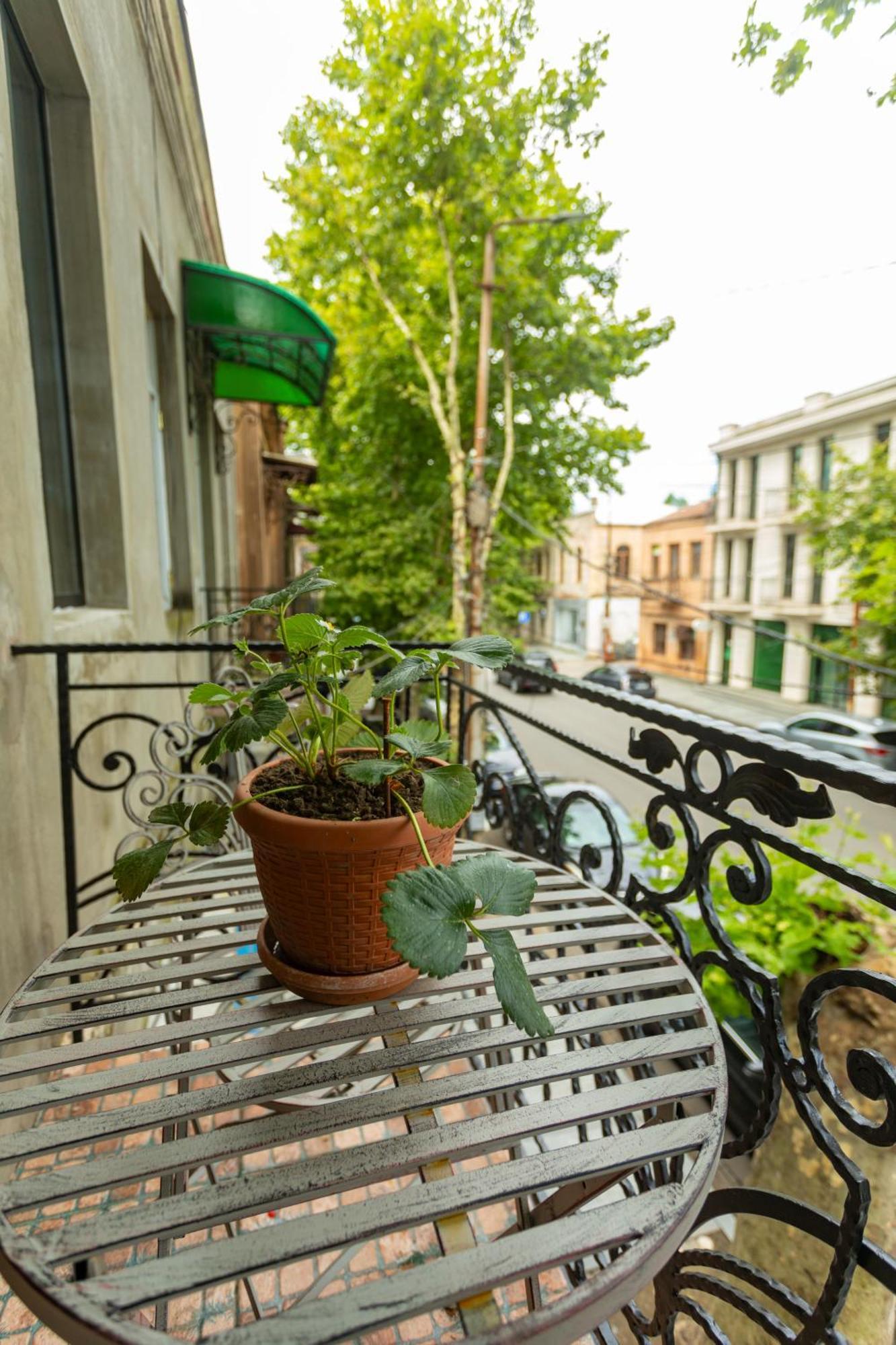 Mulberry Ბჟოლები Apartman Kutaiszi Kültér fotó